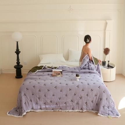 91家纺网 家纺一手货源 找家纺 麻依 2023新款花卉款云朵纱泡芙被双层纱布春秋四季被子 紫樱桃