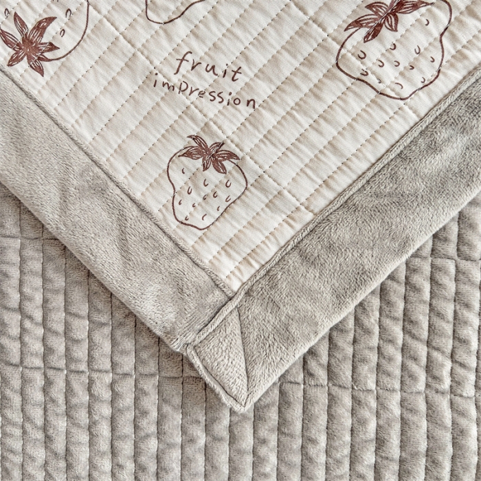 91家纺网 家纺一手货源 找家纺 上喜 热卖莫代尔绒夹棉床盖三件套 草莓园