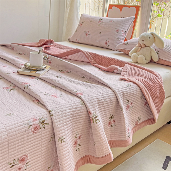 91家纺网 家纺一手货源 找家纺 上喜 热卖莫代尔绒夹棉床盖三件套 朵朵花开粉