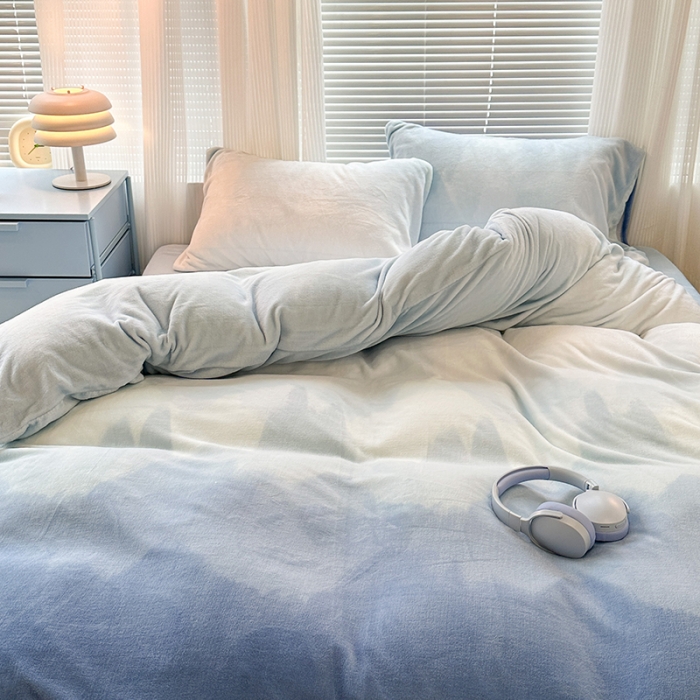 91家纺网 家纺一手货源 找家纺 昔可家纺 2023新款柔软亲肤晕染牛奶绒四件套 那片蓝海