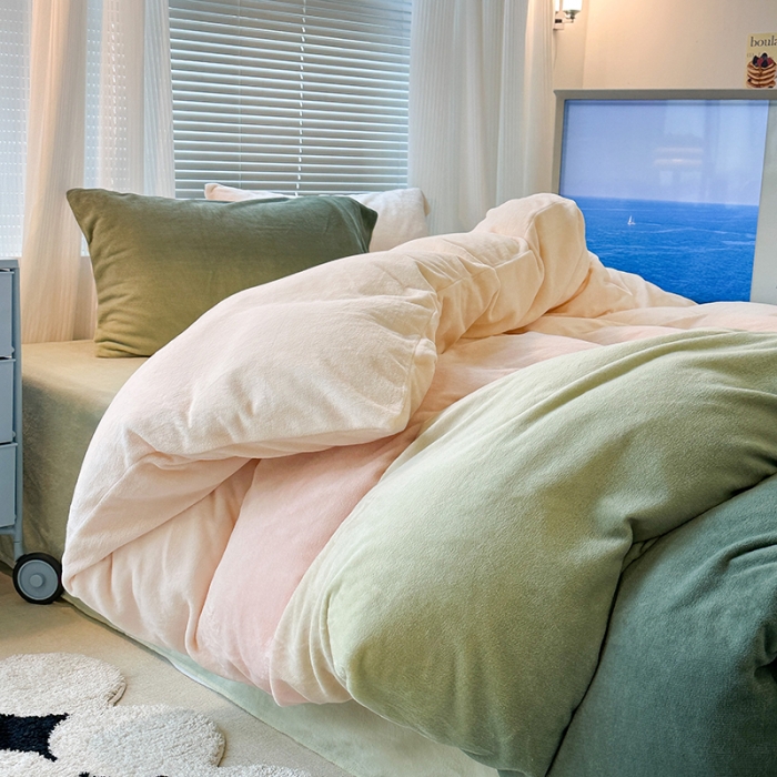 91家纺网 家纺一手货源 找家纺 昔可家纺 2023新款柔软亲肤晕染牛奶绒四件套 松石粉绿