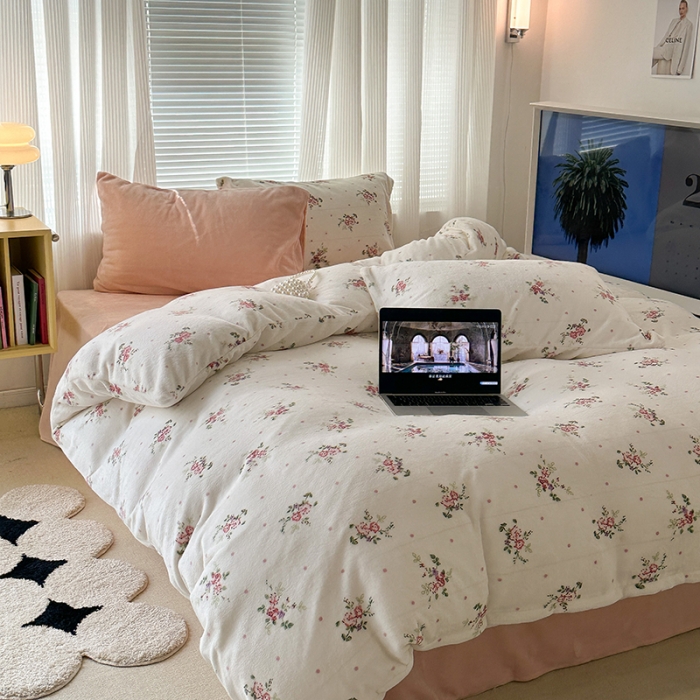 91家纺网 家纺一手货源 找家纺 昔可 2023新款柔软舒适混搭牛奶绒四件套 初恋玫瑰