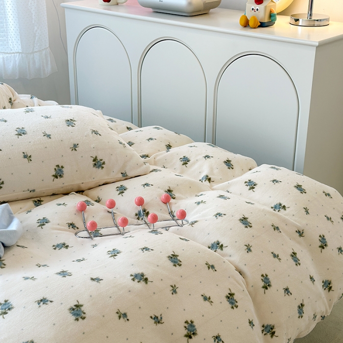 91家纺网 家纺一手货源 找家纺 昔可 2023新款柔软舒适混搭牛奶绒四件套 西西里碎花