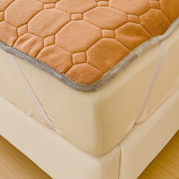 91家纺网 家纺一手货源 找家纺 金丝鸟家纺 2023新款纯色牛奶绒绗缝软床垫 咖色