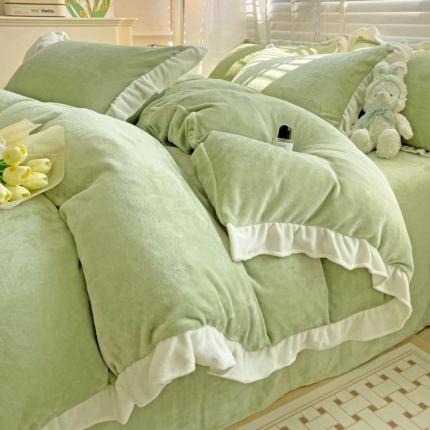 91家纺网 家纺一手货源 找家纺 （总）艾咪 新款花边款奶油风纯色牛奶绒四件套三件套