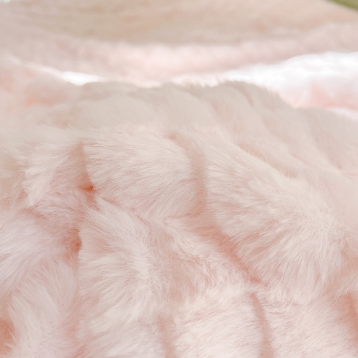 91家纺网 家纺一手货源 找家纺 安哆啦加厚9斤獭兔毛绒兔兔绒剪花牛奶绒四件套纯色双拼系列 柔粉绿