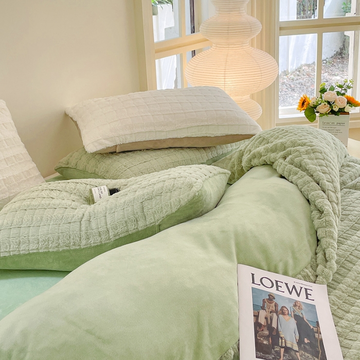 91家纺网 家纺一手货源 找家纺 安哆啦加厚9斤獭兔毛绒兔兔绒剪花牛奶绒四件套纯色双拼系列 薄荷绿