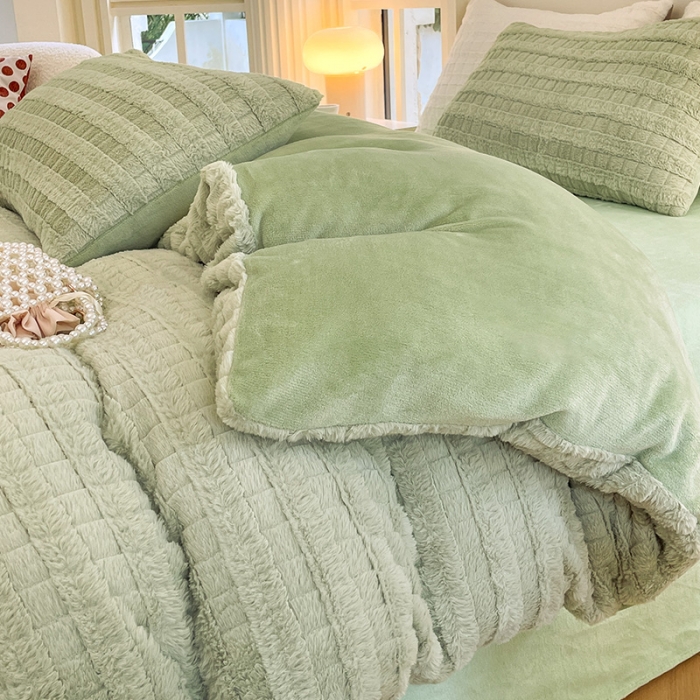 91家纺网 家纺一手货源 找家纺 安哆啦加厚9斤獭兔毛绒兔兔绒剪花牛奶绒四件套纯色双拼系列 薄荷绿