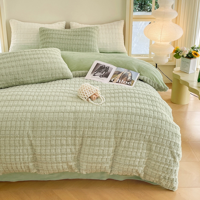 91家纺网 家纺一手货源 找家纺 安哆啦加厚9斤獭兔毛绒兔兔绒剪花牛奶绒四件套纯色双拼系列 薄荷绿