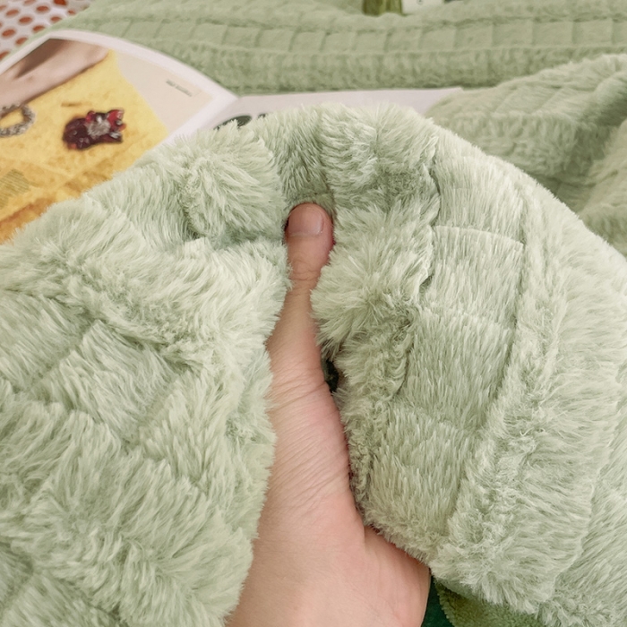 91家纺网 家纺一手货源 找家纺 安哆啦加厚9斤獭兔毛绒兔兔绒剪花牛奶绒四件套纯色双拼系列 薄荷绿