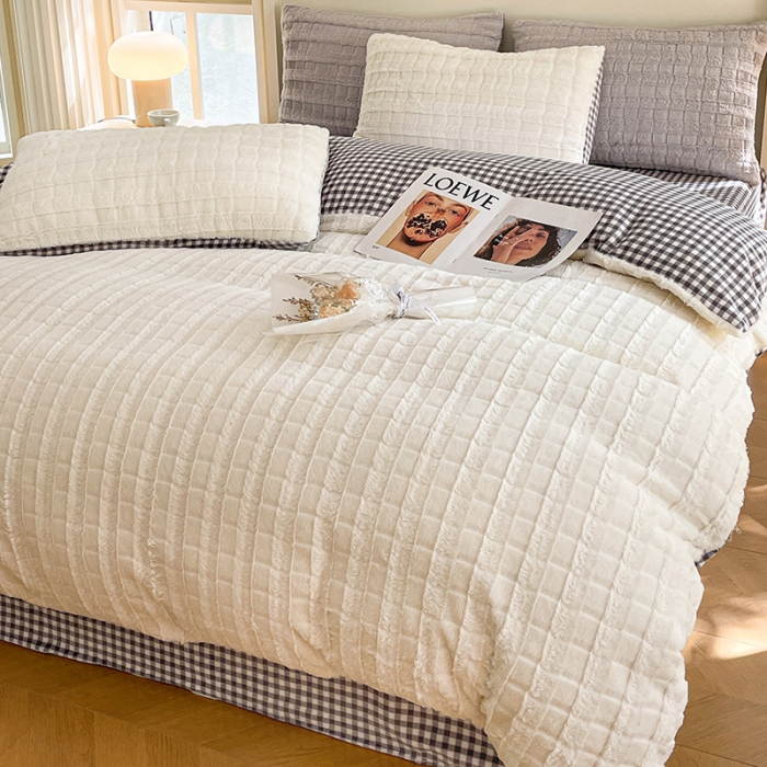 91家纺网 家纺一手货源 找家纺 安哆啦加厚9斤獭兔毛绒兔兔绒剪花牛奶绒四件套纯色双拼系列 奶白格