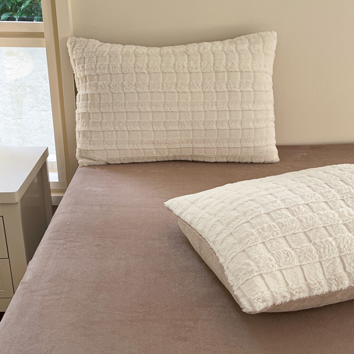 91家纺网 家纺一手货源 找家纺 安哆啦加厚9斤獭兔毛绒兔兔绒剪花牛奶绒四件套纯色双拼系列 奶白咖