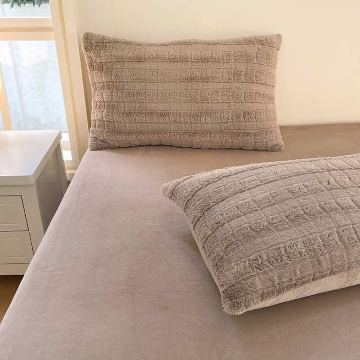 91家纺网 家纺一手货源 找家纺 安哆啦加厚9斤獭兔毛绒兔兔绒剪花牛奶绒四件套纯色双拼系列 奶咖