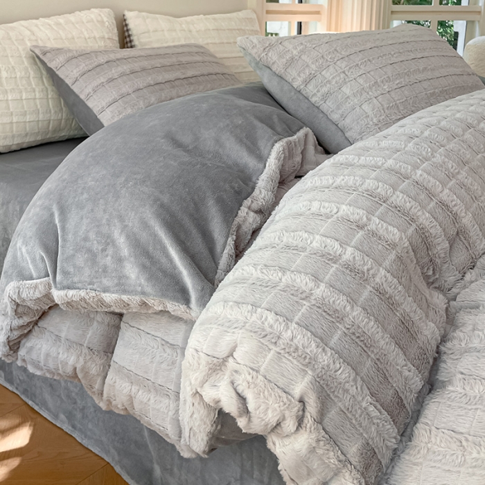 91家纺网 家纺一手货源 找家纺 安哆啦加厚9斤獭兔毛绒兔兔绒剪花牛奶绒四件套纯色双拼系列 绅士灰