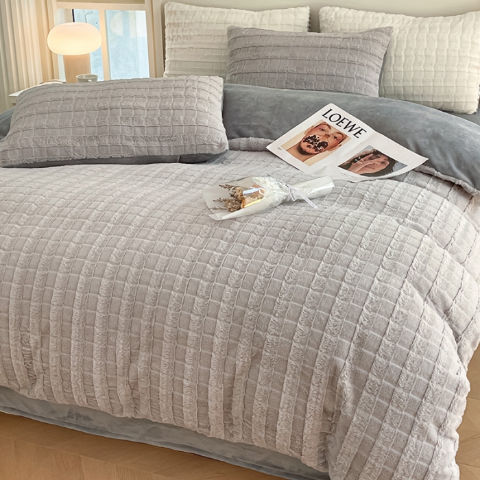 91家纺网 家纺一手货源 找家纺 安哆啦加厚9斤獭兔毛绒兔兔绒剪花牛奶绒四件套纯色双拼系列 绅士灰