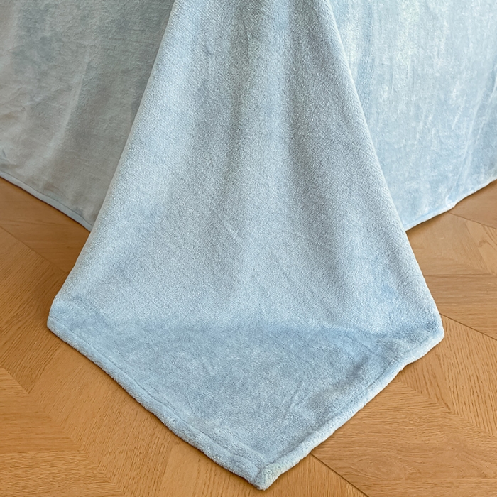 91家纺网 家纺一手货源 找家纺 安哆啦加厚9斤獭兔毛绒兔兔绒剪花牛奶绒四件套纯色双拼系列 天空蓝