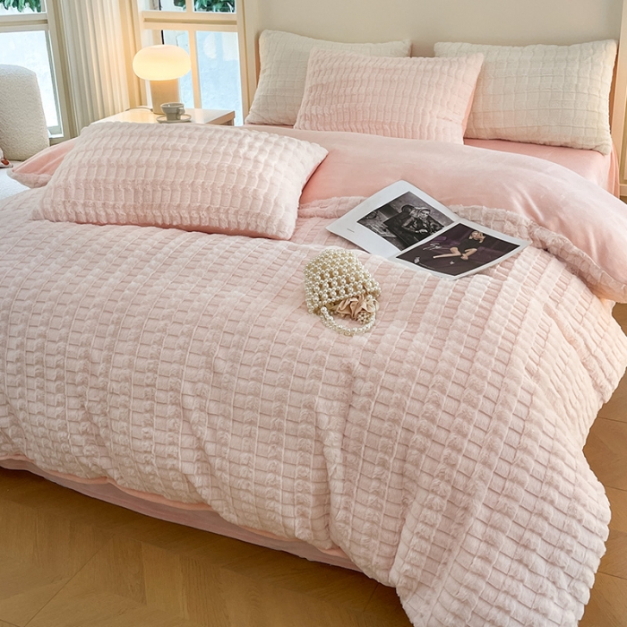 91家纺网 家纺一手货源 找家纺 安哆啦加厚9斤獭兔毛绒兔兔绒剪花牛奶绒四件套纯色双拼系列 温柔粉