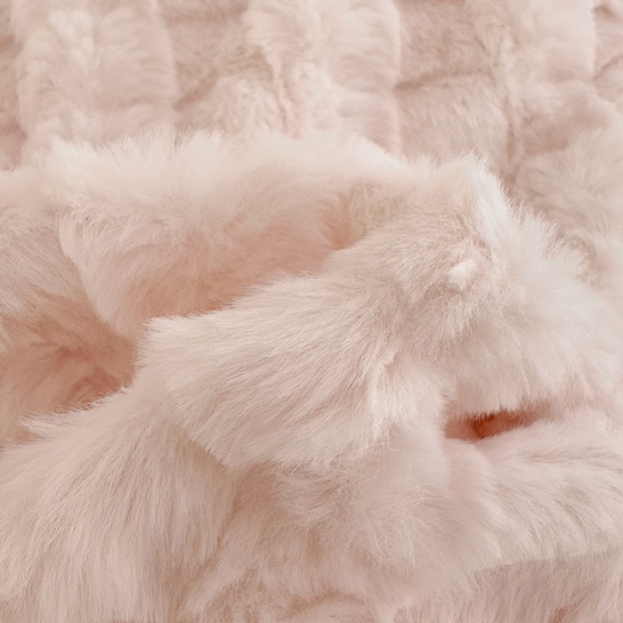 91家纺网 家纺一手货源 找家纺 安哆啦加厚9斤獭兔毛绒兔兔绒剪花牛奶绒四件套纯色双拼系列 温柔粉