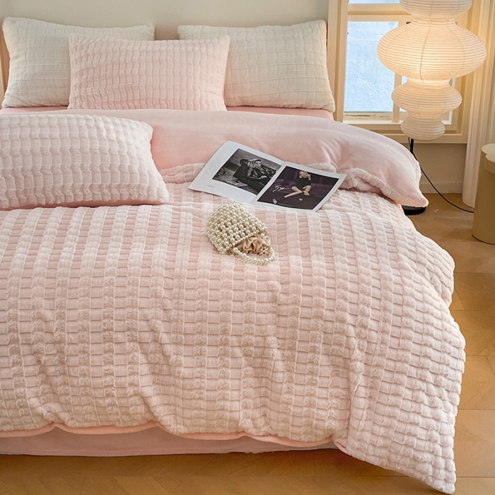 91家纺网 家纺一手货源 找家纺 安哆啦加厚9斤獭兔毛绒兔兔绒剪花牛奶绒四件套纯色双拼系列 温柔粉