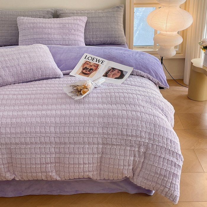 91家纺网 家纺一手货源 找家纺 安哆啦加厚9斤獭兔毛绒兔兔绒剪花牛奶绒四件套纯色双拼系列 炫彩紫