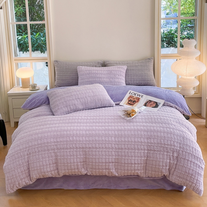 91家纺网 家纺一手货源 找家纺 安哆啦加厚9斤獭兔毛绒兔兔绒剪花牛奶绒四件套纯色双拼系列 炫彩紫