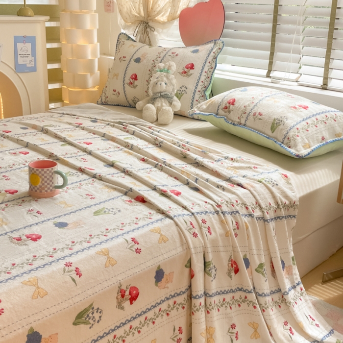 91家纺网 家纺一手货源 找家纺 安哆啦 2024新款高克重小清新牛奶绒单床单 爱丽丝梦游仙境