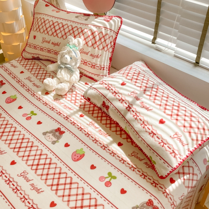 91家纺网 家纺一手货源 找家纺 安哆啦 2024新款高克重小清新牛奶绒单床单 草莓女孩