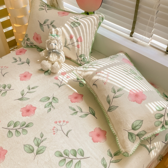 91家纺网 家纺一手货源 找家纺 安哆啦 2024新款高克重小清新牛奶绒单床单 花丛间