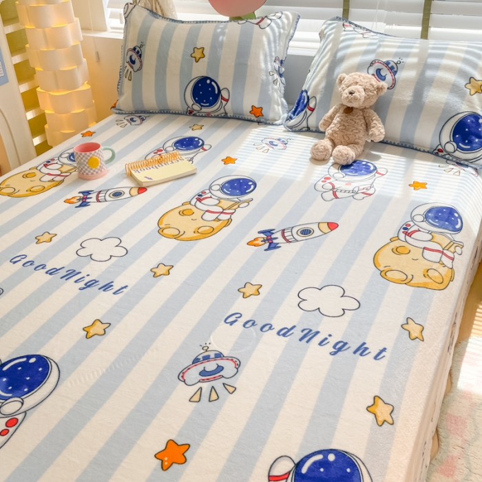 91家纺网 家纺一手货源 找家纺 安哆啦 2024新款高克重小清新牛奶绒单床单 太空人