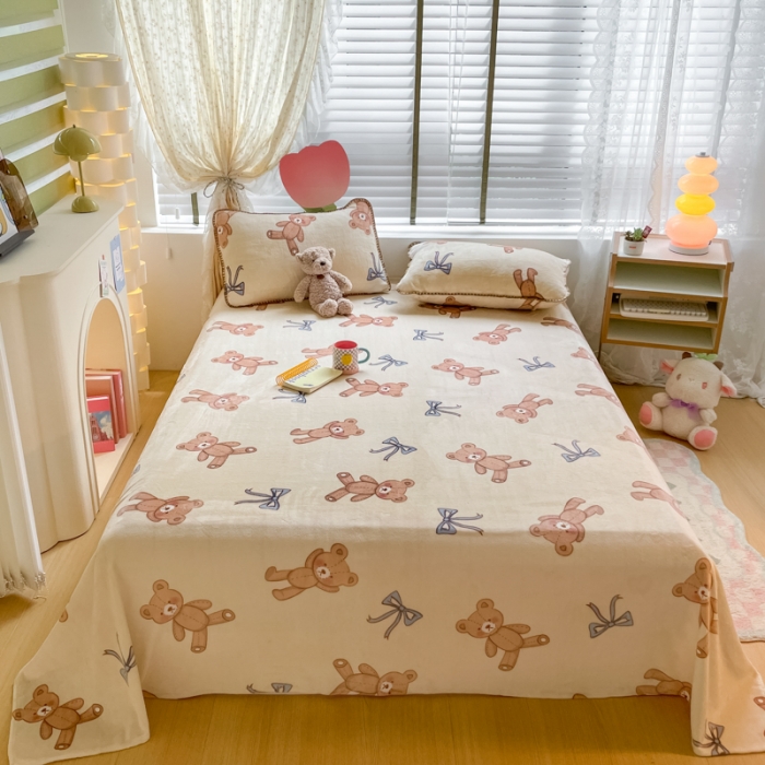 91家纺网 家纺一手货源 找家纺 安哆啦 2024新款高克重小清新牛奶绒单床单 玩具熊