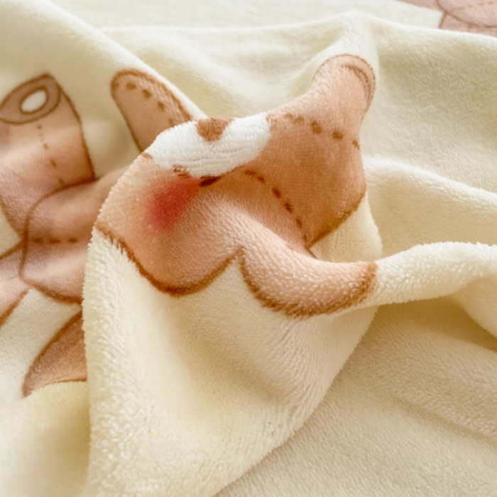 91家纺网 家纺一手货源 找家纺 安哆啦 2024新款高克重小清新牛奶绒单床单 玩具熊