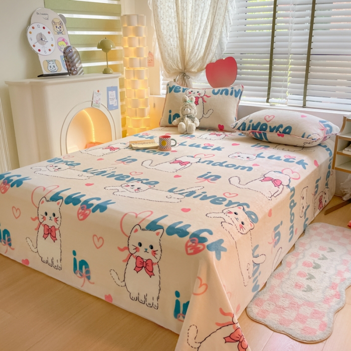 91家纺网 家纺一手货源 找家纺 安哆啦 2024新款高克重小清新牛奶绒单床单 英文猫咪