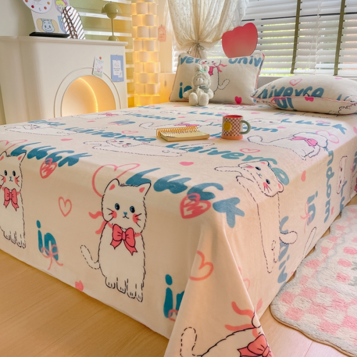 91家纺网 家纺一手货源 找家纺 安哆啦 2024新款高克重小清新牛奶绒单床单 英文猫咪