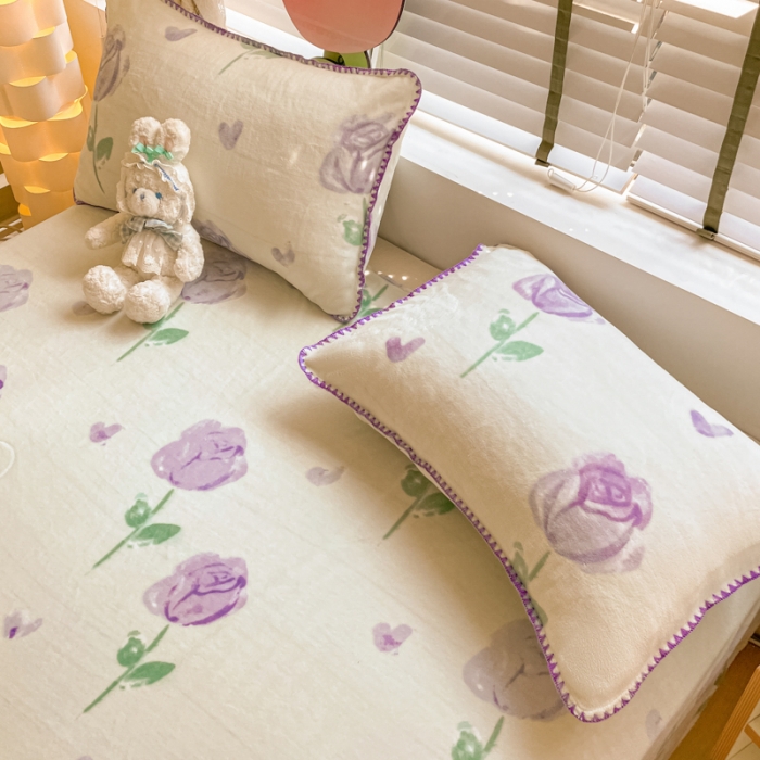 91家纺网 家纺一手货源 找家纺 安哆啦 2024新款高克重小清新牛奶绒单床单 紫色郁金香