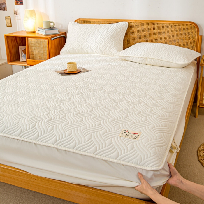 91家纺网 家纺一手货源 找家纺 X猫先生2024新款A类原棉本色大豆纤维夹棉床垫三件套 简爱-典雅白