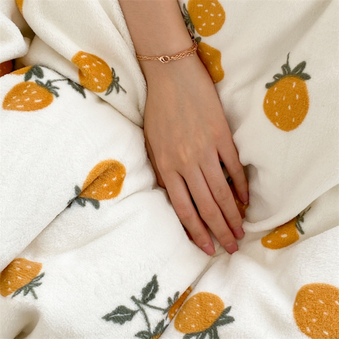 91家纺网 家纺一手货源 找家纺 时光里 2023新款230g半消光印花牛奶绒四件套 INS款-草莓