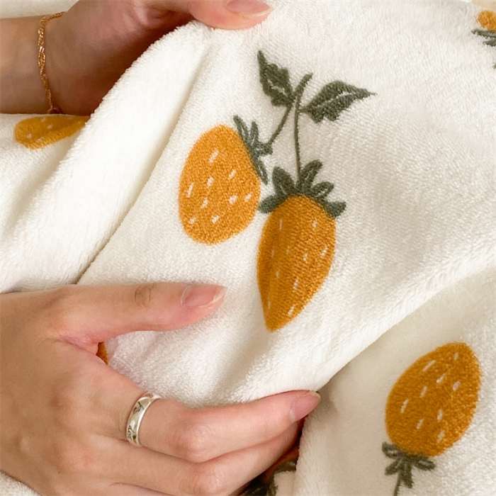 91家纺网 家纺一手货源 找家纺 时光里 2023新款230g半消光印花牛奶绒四件套 INS款-草莓