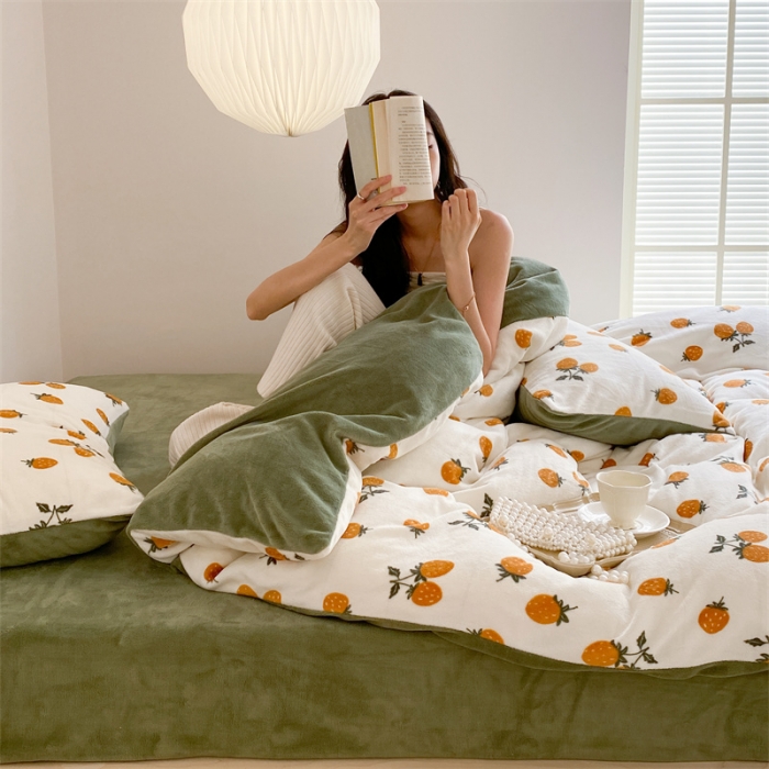 91家纺网 家纺一手货源 找家纺 时光里 2023新款230g半消光印花牛奶绒四件套 INS款-草莓