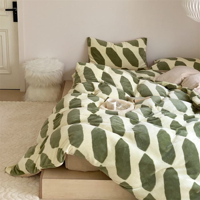 91家纺网 家纺一手货源 找家纺 时光里 2023新款230g半消光印花牛奶绒四件套 INS款-菱格