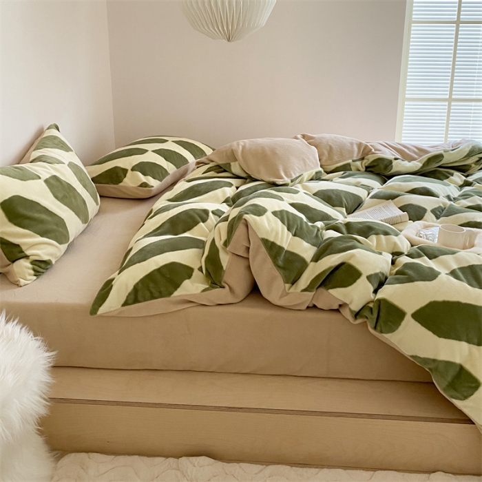 91家纺网 家纺一手货源 找家纺 时光里 2023新款230g半消光印花牛奶绒四件套 INS款-菱格