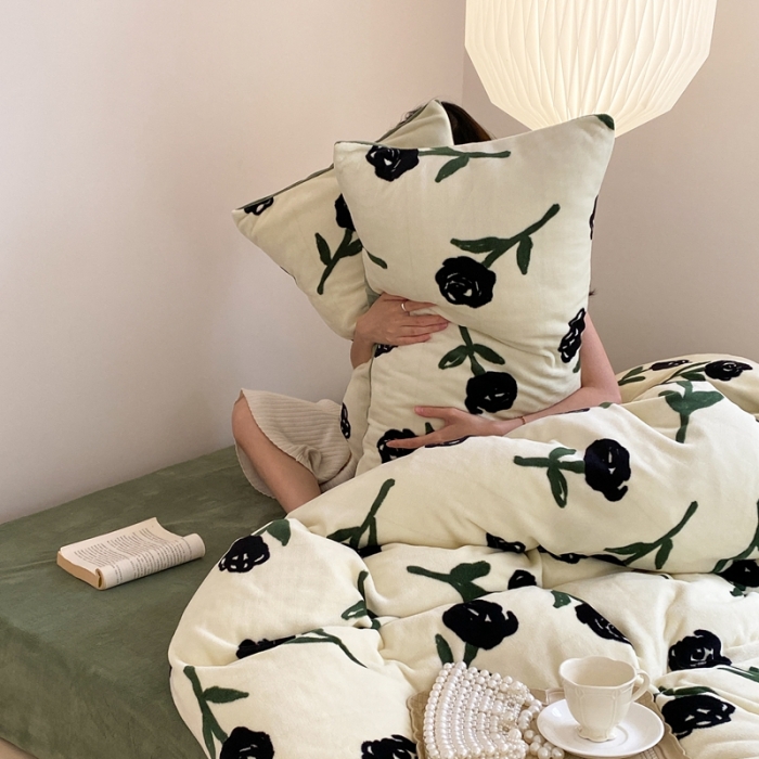 91家纺网 家纺一手货源 找家纺 时光里 2023新款230g半消光印花牛奶绒四件套 花卉款-绿野仙踪