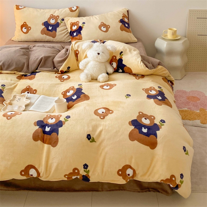 91家纺网 家纺一手货源 找家纺 时光里 2023新款230g半消光印花牛奶绒四件套 卡通款-呆呆熊