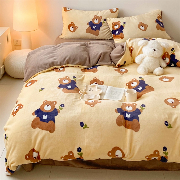 91家纺网 家纺一手货源 找家纺 时光里 2023新款230g半消光印花牛奶绒四件套 卡通款-呆呆熊