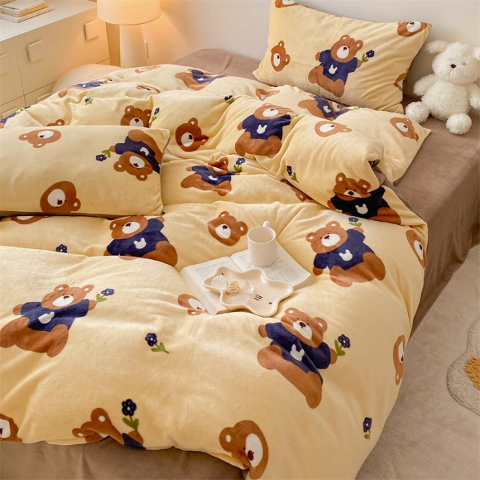 91家纺网 家纺一手货源 找家纺 时光里 2023新款230g半消光印花牛奶绒四件套 卡通款-呆呆熊