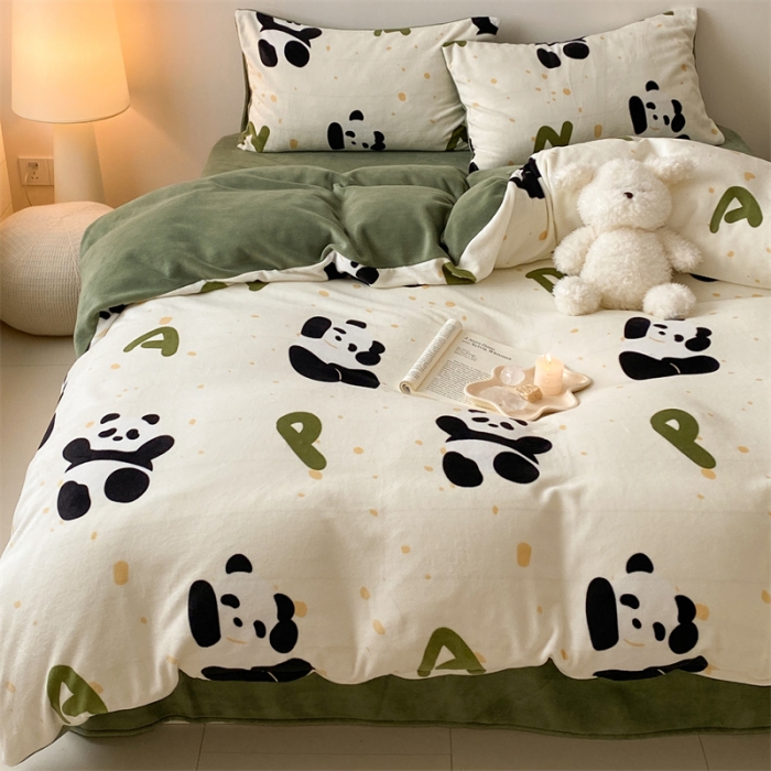 91家纺网 家纺一手货源 找家纺 时光里 2023新款230g半消光印花牛奶绒四件套 卡通款-熊猫