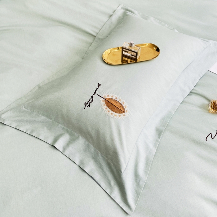 91家纺网 家纺一手货源 找家纺 由丽 2025新款全棉全工艺柔棉肌理纹绣花四件套-尤加利 尤加利-浅清