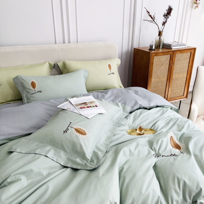 91家纺网 家纺一手货源 找家纺 由丽 2025新款全棉全工艺柔棉肌理纹绣花四件套-尤加利 尤加利-浅清