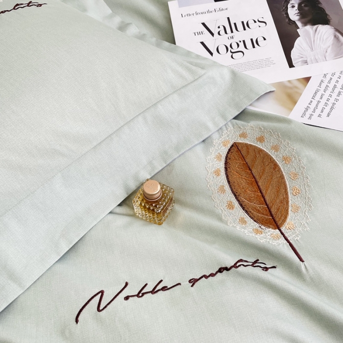 91家纺网 家纺一手货源 找家纺 由丽 2025新款全棉全工艺柔棉肌理纹绣花四件套-尤加利 尤加利-浅清