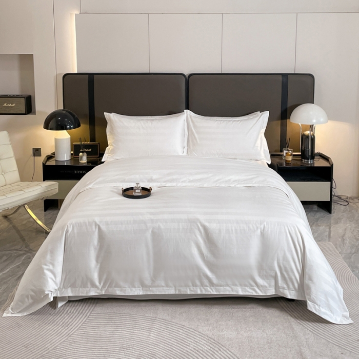 91家纺网 家纺一手货源 找家纺 罗菲尼 2025新款星级酒店缎条四件套白色缎条