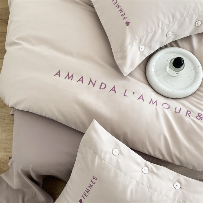 91家纺网 家纺一手货源 找家纺 布可 2025秋冬新款云朵绒轻奢刺绣四件套-慕斯 慕斯-戴妃粉